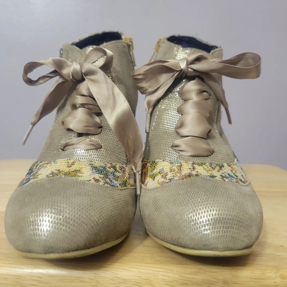 Vintage style Women's heels size 6.5 - Picture 2 of 5